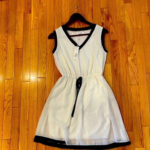 White and Navy dress small - Picture 1 of 1